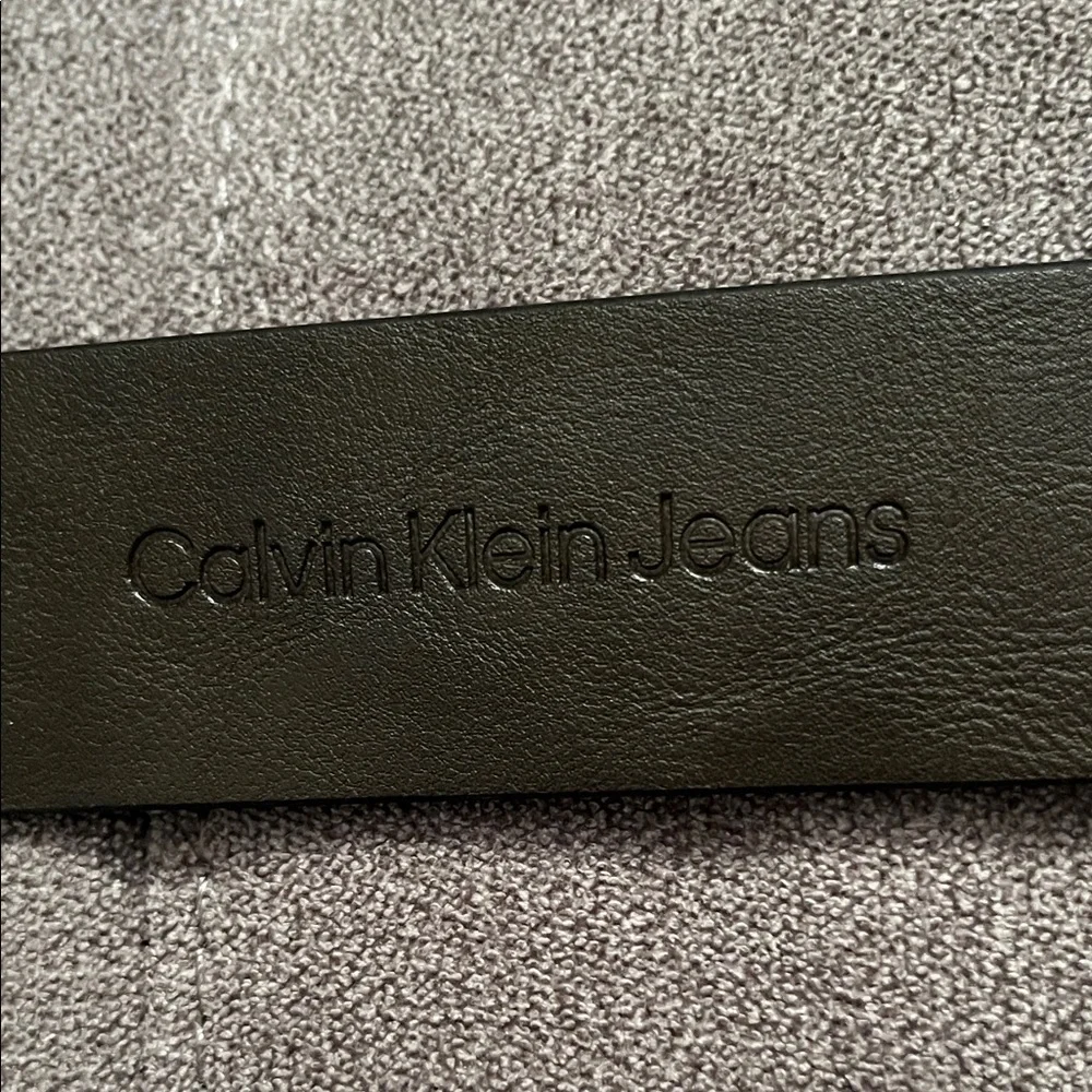 Calvin Klein New belt Whit Tag